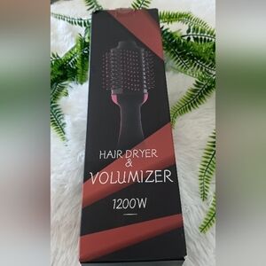 NIB HAIR DRYER BRUSH BLOW DRYER IN ONE 1200 W MODEL